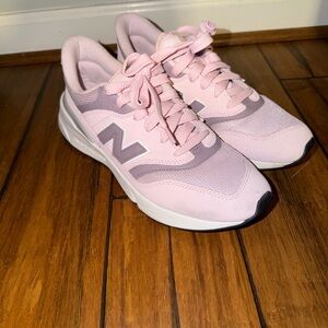 New Balance Women's 997 Light Pink Sneakers